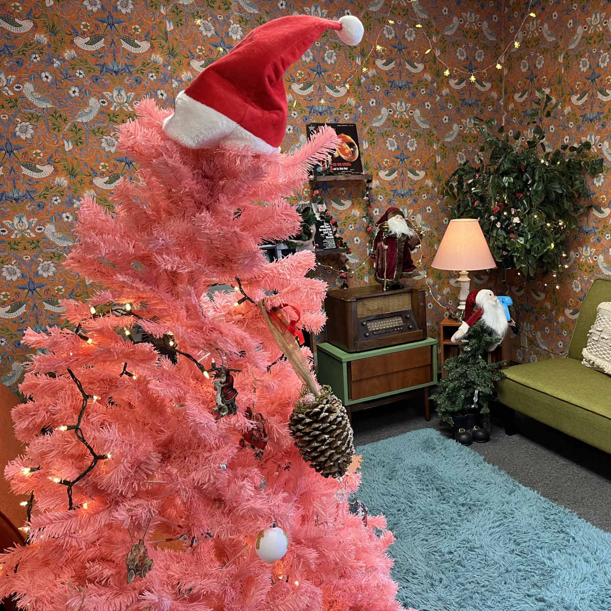 Midtown Vintage Atlanta Retro Parlor 4 in 1 for Photo & Video (Christmas) in Atlanta Image in Piedmont Heights, Atlanta, GA
