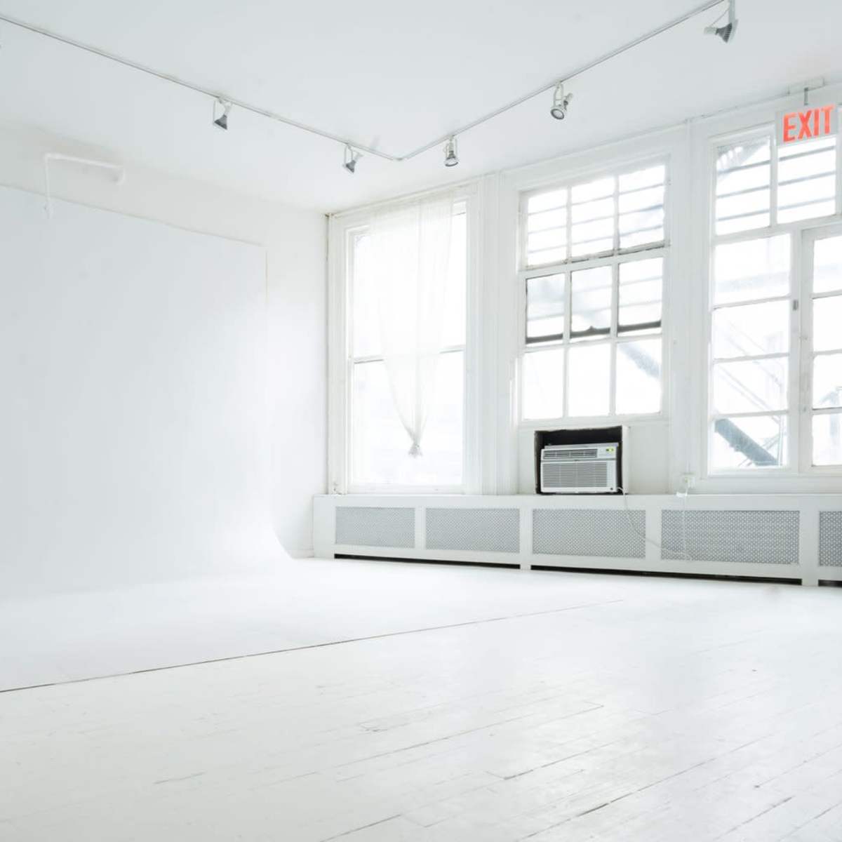 Union Square Natural Light All White Photo/Video Loft, New