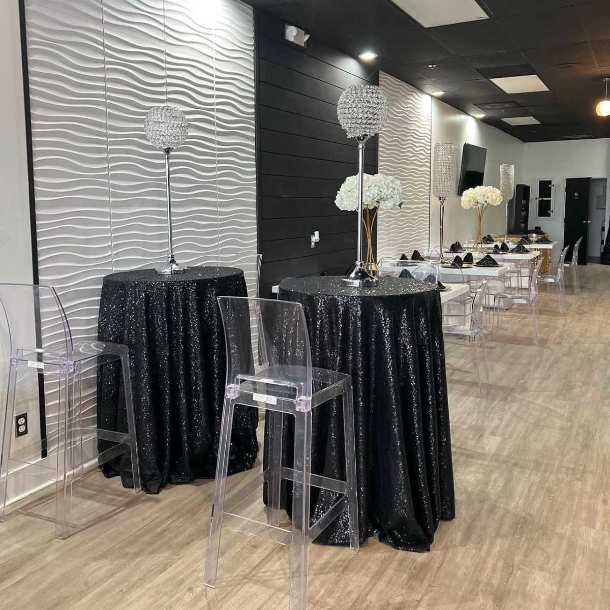 Centrally located Sheek lounge type of vibe in Oak Park Image in Oak Park, Oak Park, MI