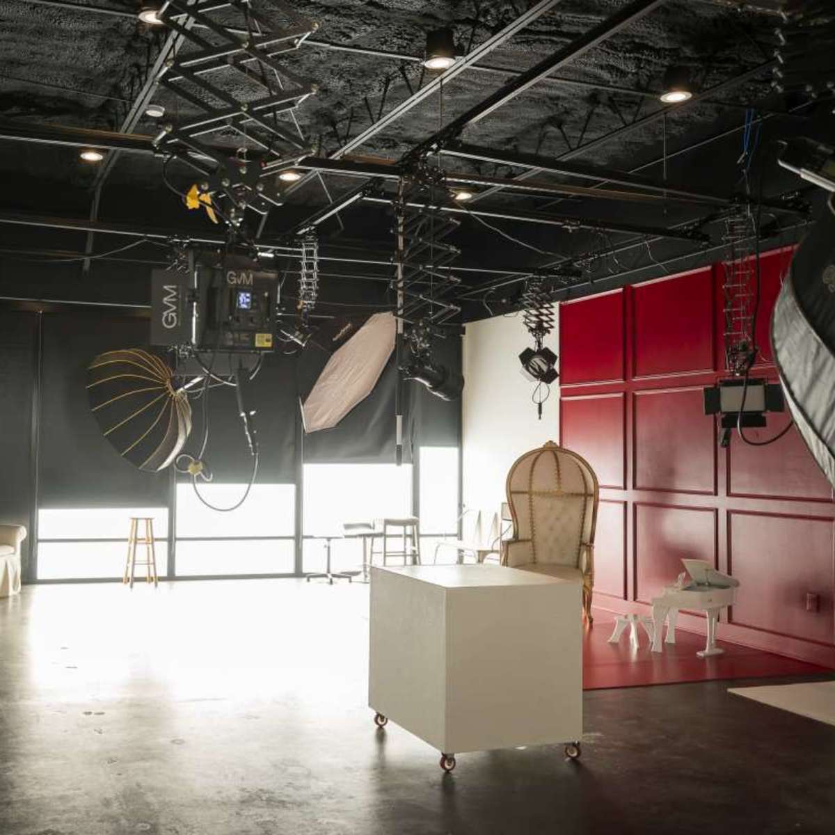 Cypress Photo Studio with the Area's Only Cyclorama Wall, Houston, TX ...
