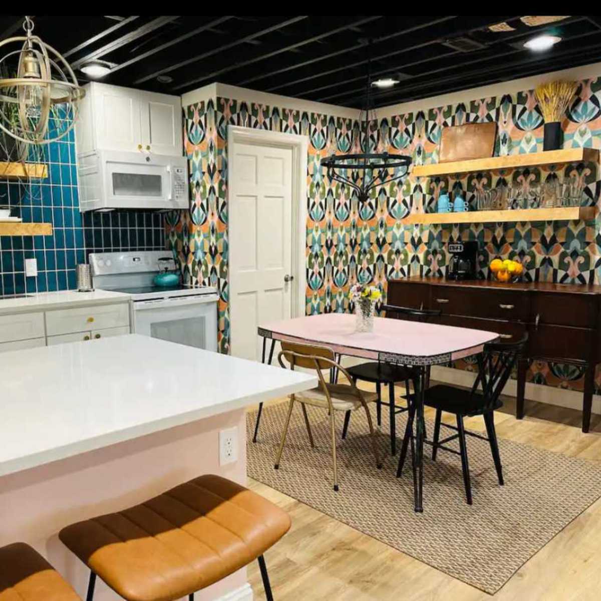 Swanky Lakefront Apartment with Retro Vibe & Pool in Hendersonville Image in Hendersonville, Hendersonville, TN