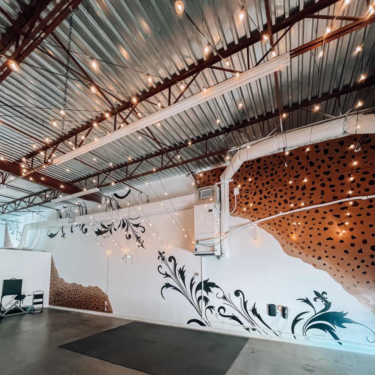 High Vibe & Artistic Warehouse Studio Space in St Petersburg Image in Lealman, St Petersburg, FL