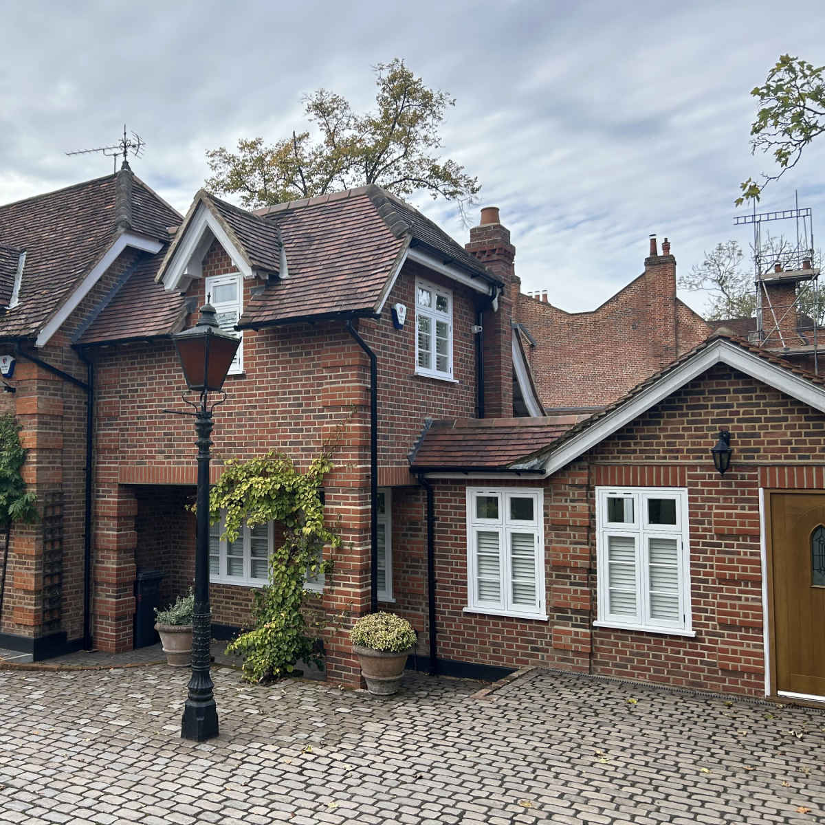 19th Century "Chocolate Box" Cottage, London Production Peerspace