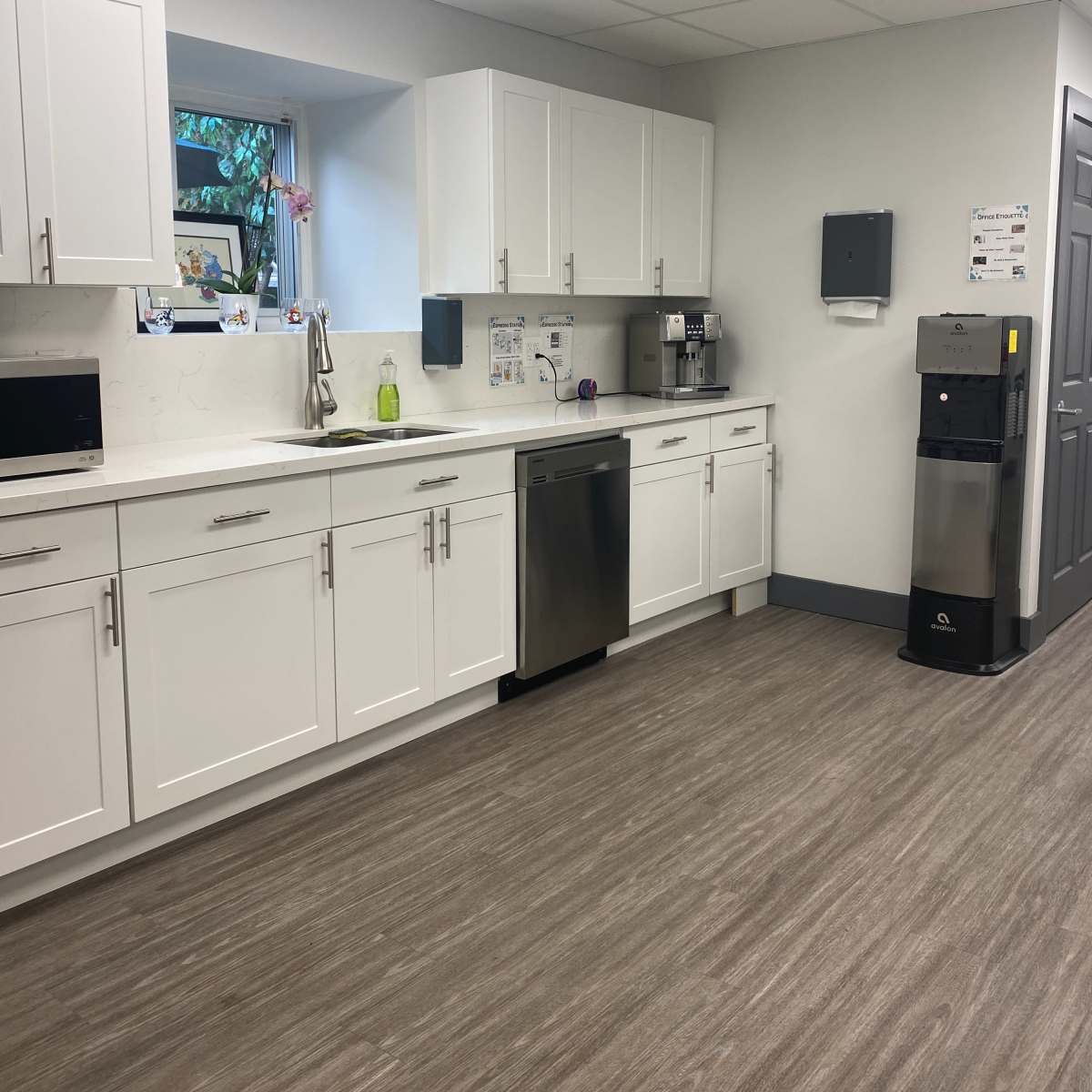 Large Private office with a window in downtown Richmond Hill in Richmond Hill Image in Richmond Hill, Richmond Hill, ON