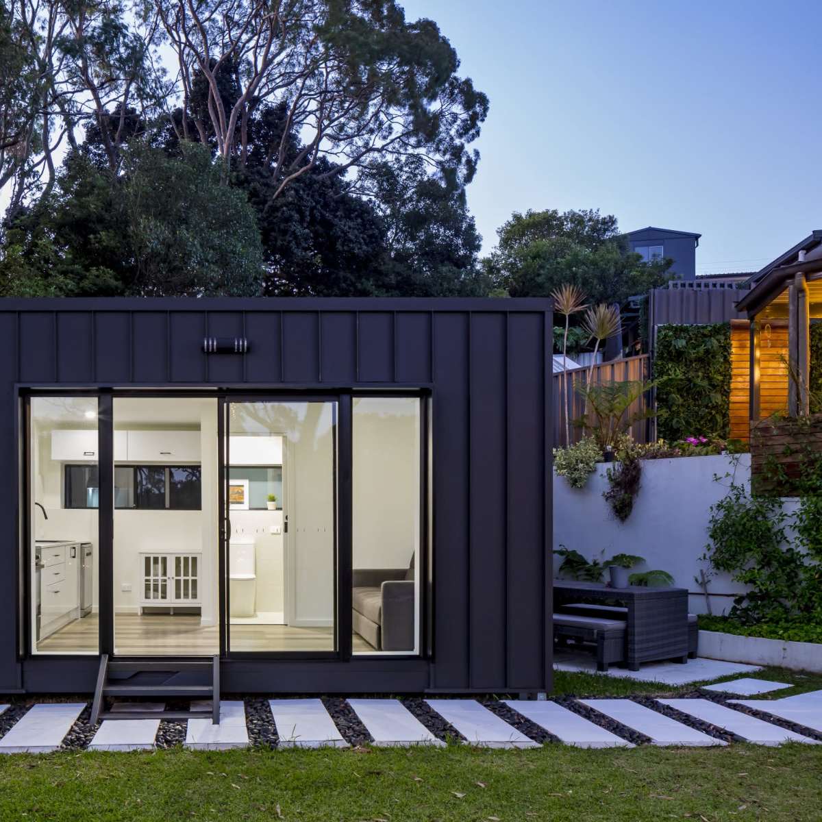 Tranquil Bush Retreat with Serene Garden Oasis at Nature's Edge in Engadine, Sydney Image in Engadine, Engadine, Sydney, NSW