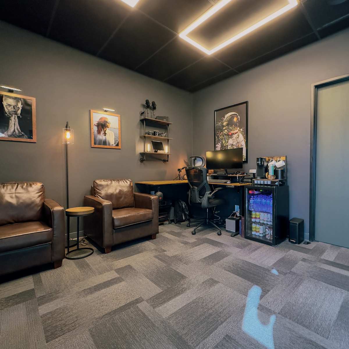 COZY and MODERN creative studio in MIRA MESA in San Diego Image in Sorrento Valley, San Diego, CA