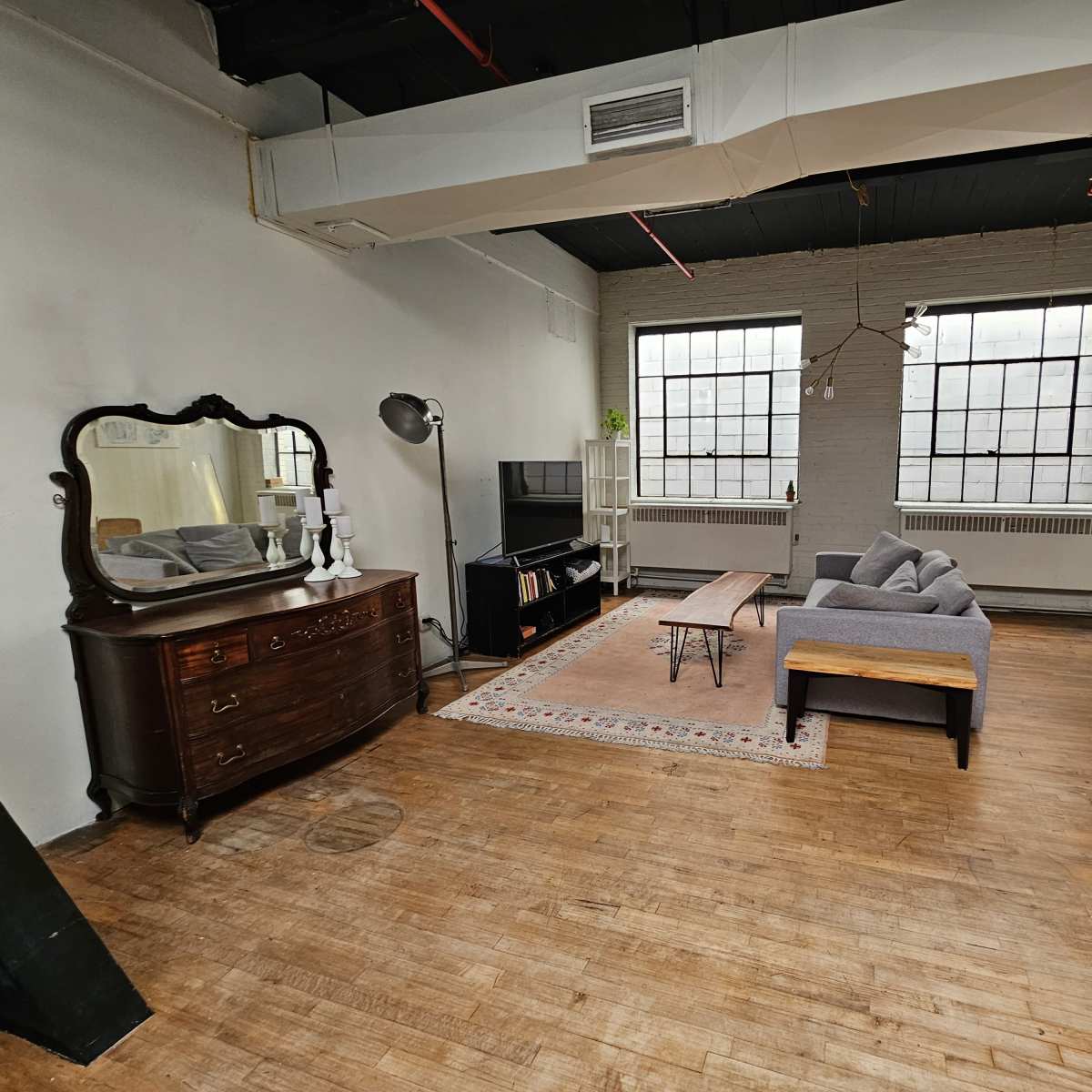 big downtown sky-lit loft in Toronto Image in Brockton Village, Toronto, ON