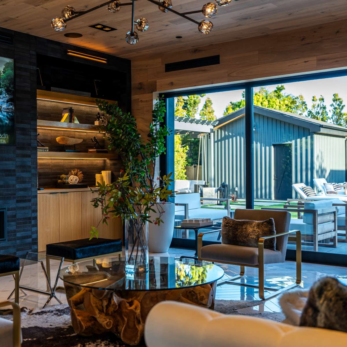 The Luxe Shoot SpacePure Elegance, Sherman Oaks, CA Production