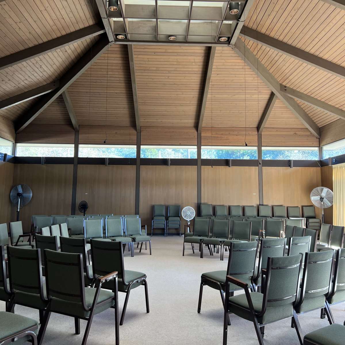 Midcentury Meets Japan in Flexible Sacred Space in Seattle Image in University District, Seattle, WA