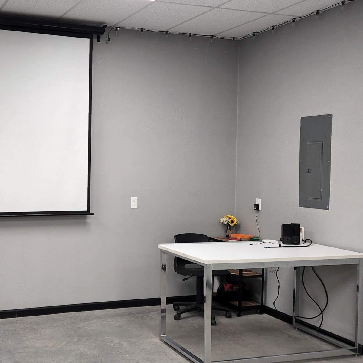 Meeting Room/Hosting Area, Hobbs, NM OffSite Peerspace