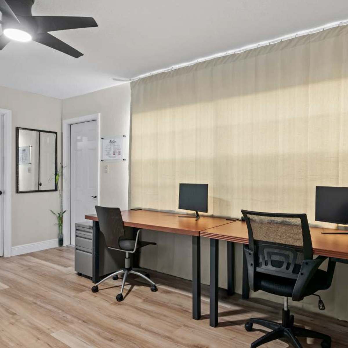 Downtown St Cloud Co-Work Production Space + FREE Wifi + Coffee + Printer + More in Saint Cloud Image in St. Cloud, Saint Cloud, FL