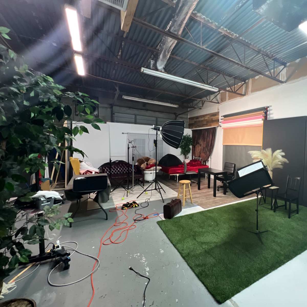 Amazing photo studio, Tampa, FL | Production | Peerspace