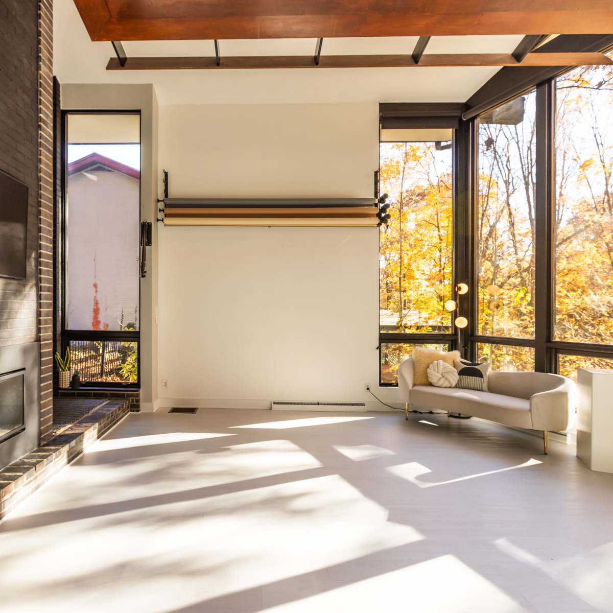 Unique Photo Studio in Luxury Mid Century Modern Home in Pittsburgh Image in Bethel Park, Pittsburgh, PA