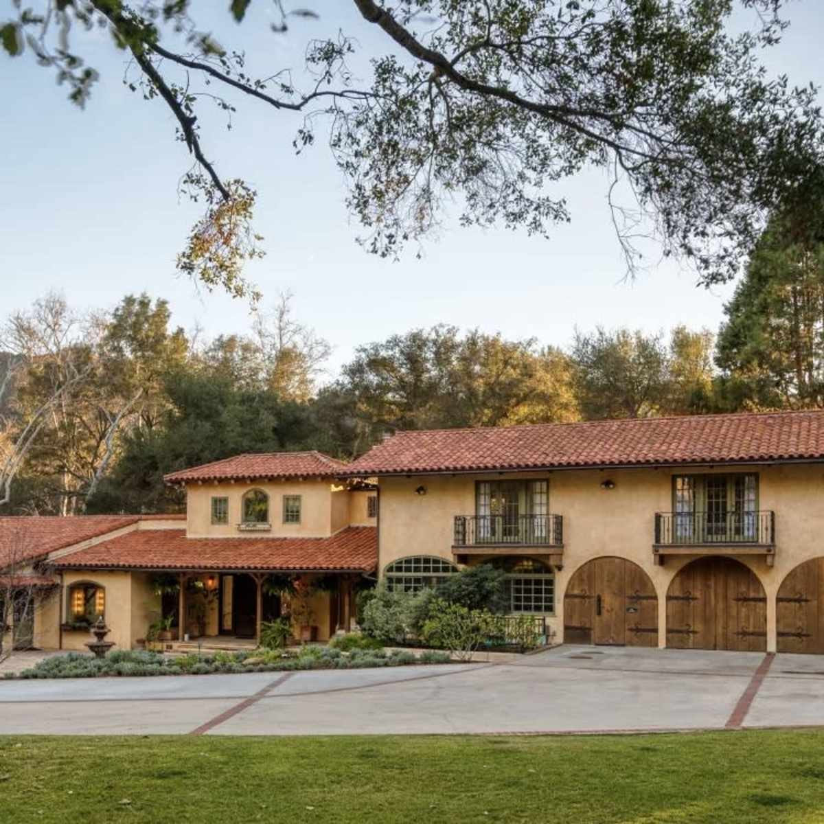 Beautiful Spanish Horse Estate in Monte Nido “Hummingbird Ranch ...