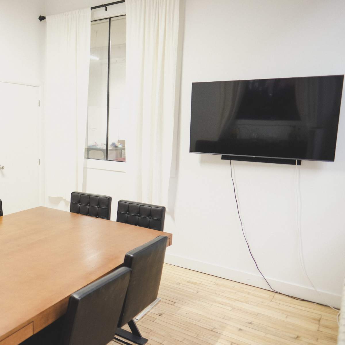 Boardroom in trendy Queen West neighbourhood in Toronto Image in Niagara, Toronto, ON