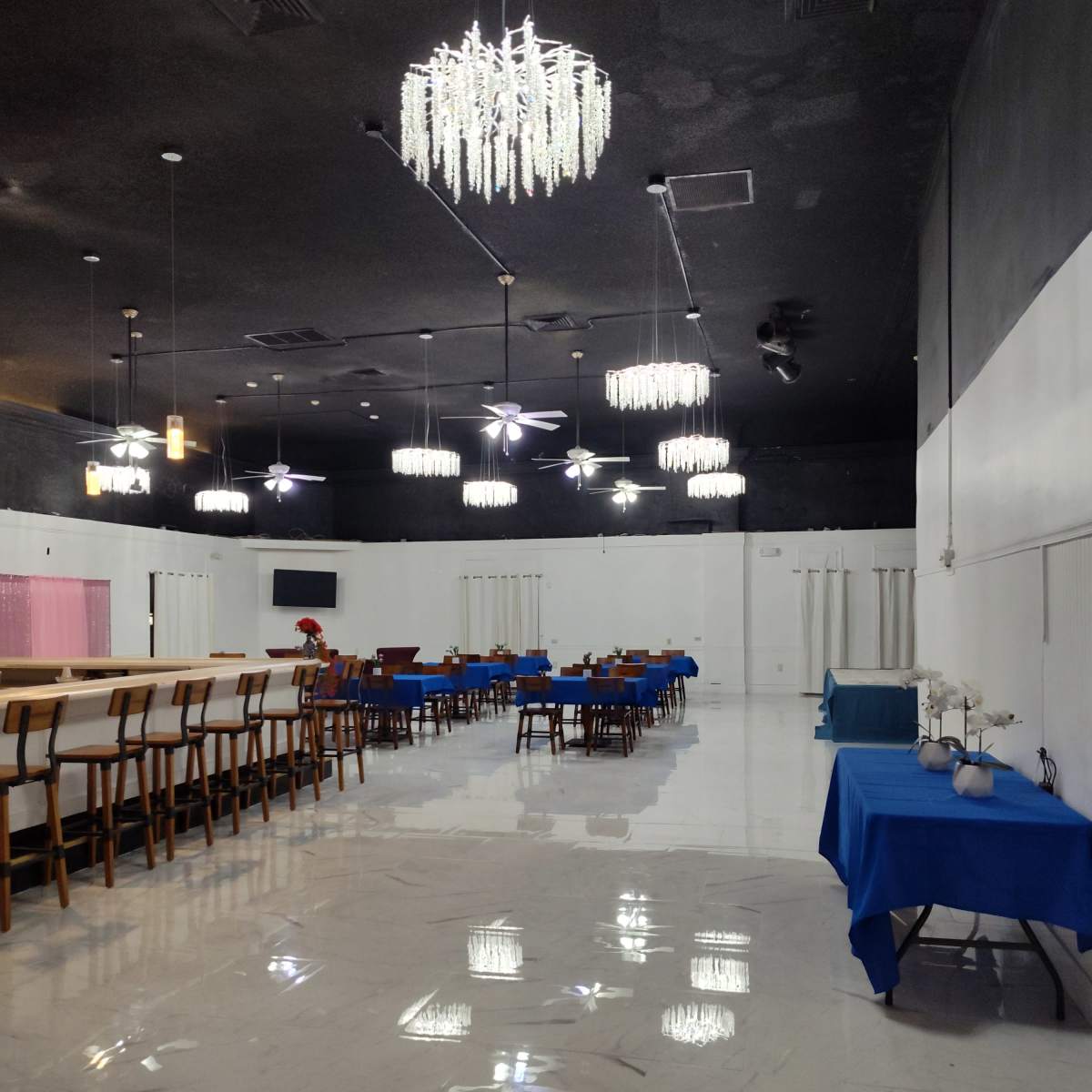 Modern elegant banquet hall right outside the city. in Havertown Image in Haverford Township, Havertown, PA