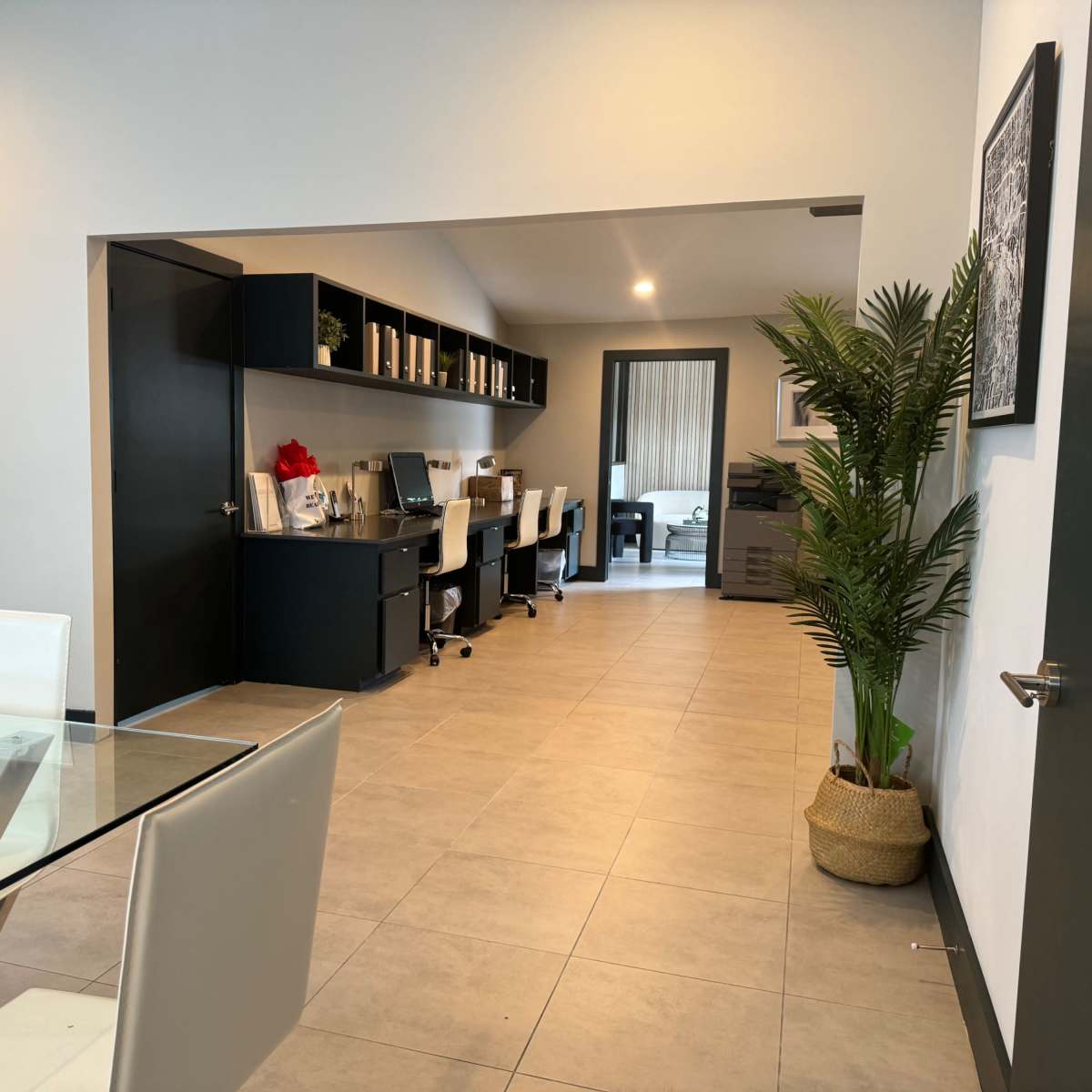 Office space centrally located near the galleria and fully equipped. in Houston Image in Afton Oaks / River Oaks Area, Houston, TX
