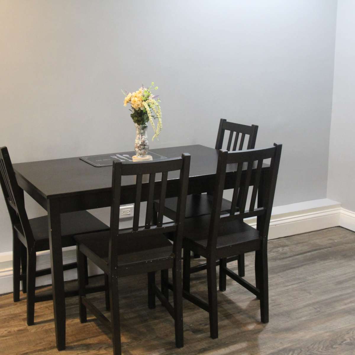 Centrally-Located Spacious & Tastefully-Decorated 2b2ba Apartment & Event Space with Games & Full-Kitchen in Chicago Image in Bronzeville, Chicago, IL