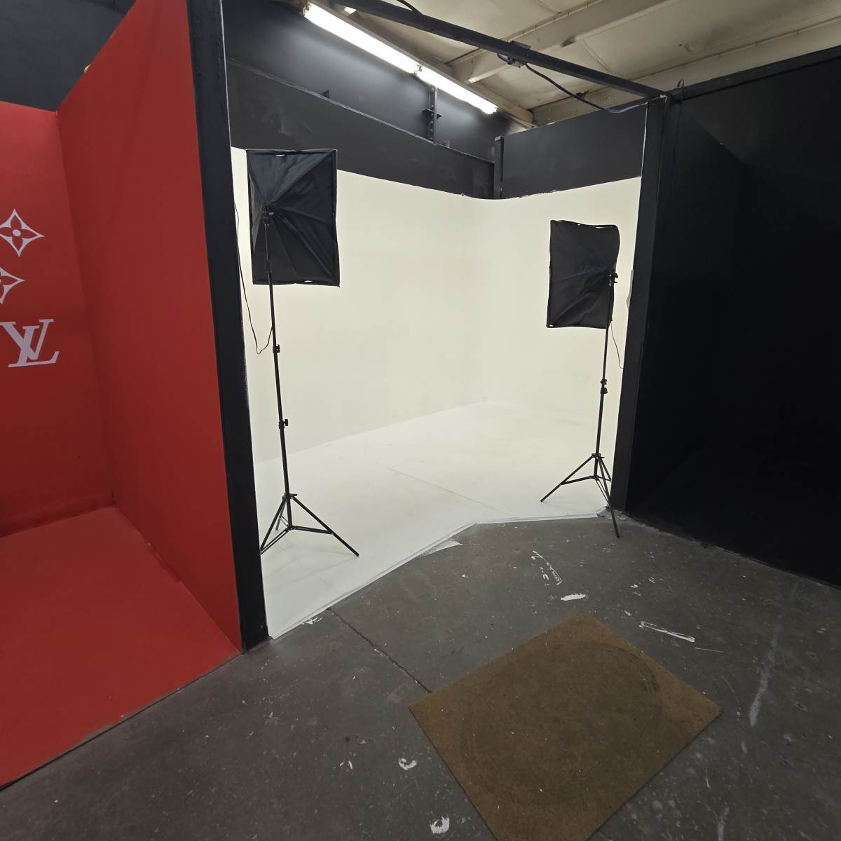 Private warehouse studio in Sheridan Image in Sheridan, Sheridan, CO