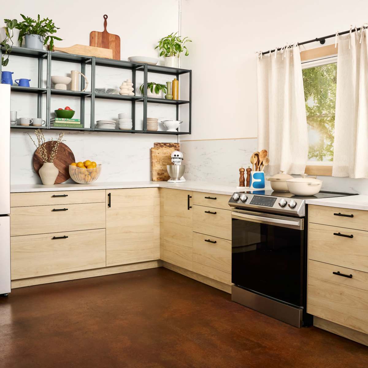 Photo/Video Studio w/ Kitchen, Gear, and Props in Portland Image in Southeast Portland, Portland, OR