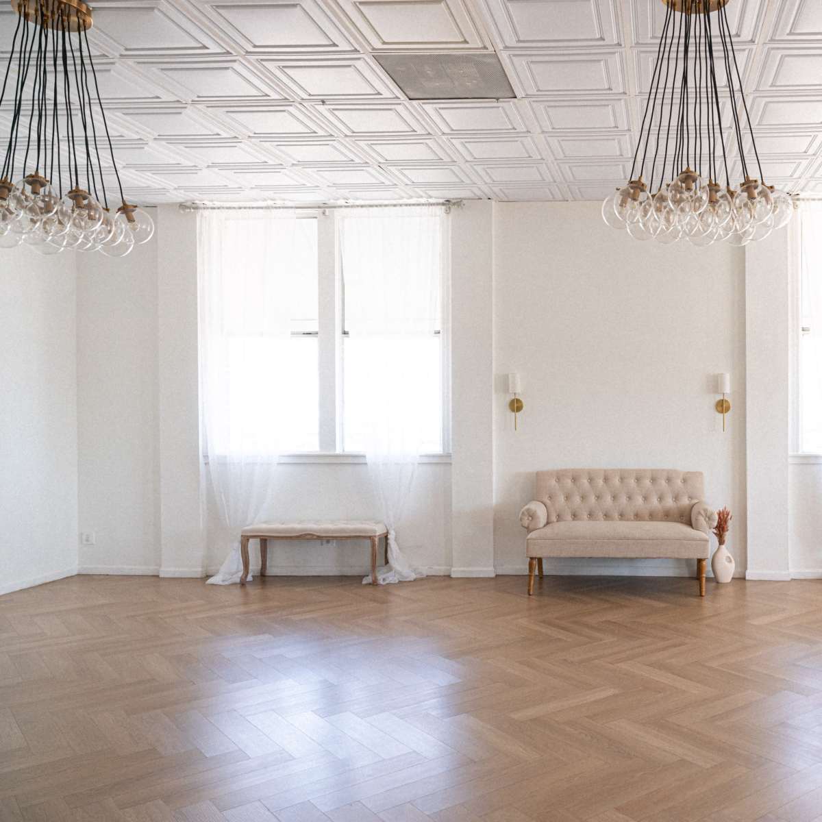 Spacious French Apartment Studio with Natural Light in Glendale Image in Pacific - Edison, Glendale, CA