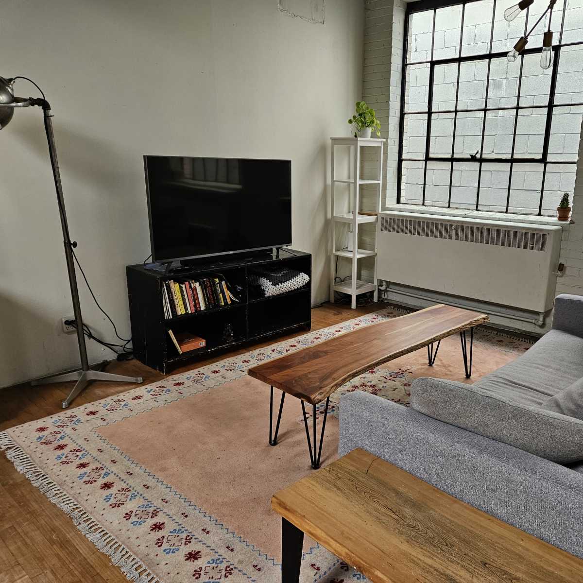 big downtown sky-lit loft in Toronto Image in Brockton Village, Toronto, ON