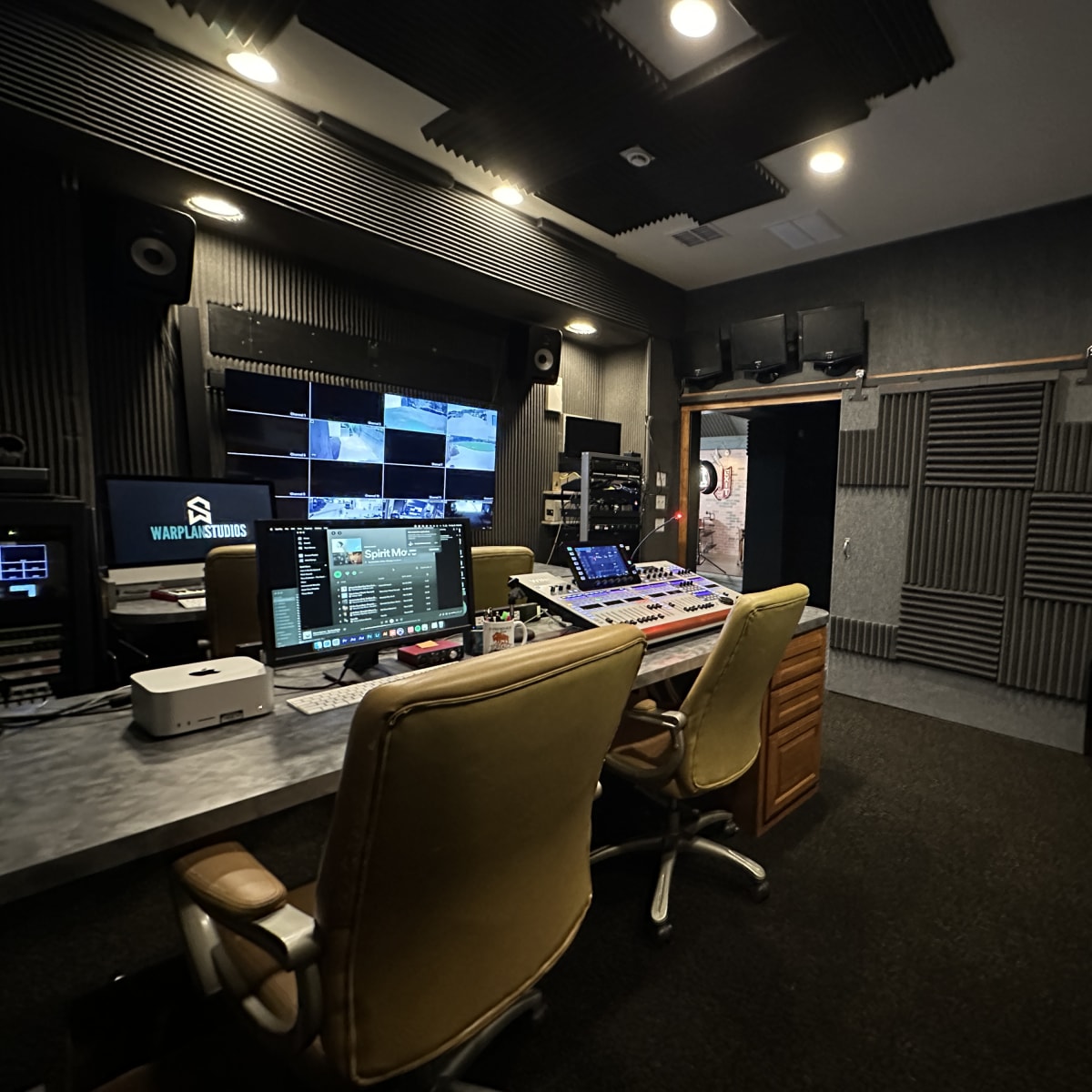 Photo/ Video Studio with Cyc Wall, Denton, TX | Production | Peerspace