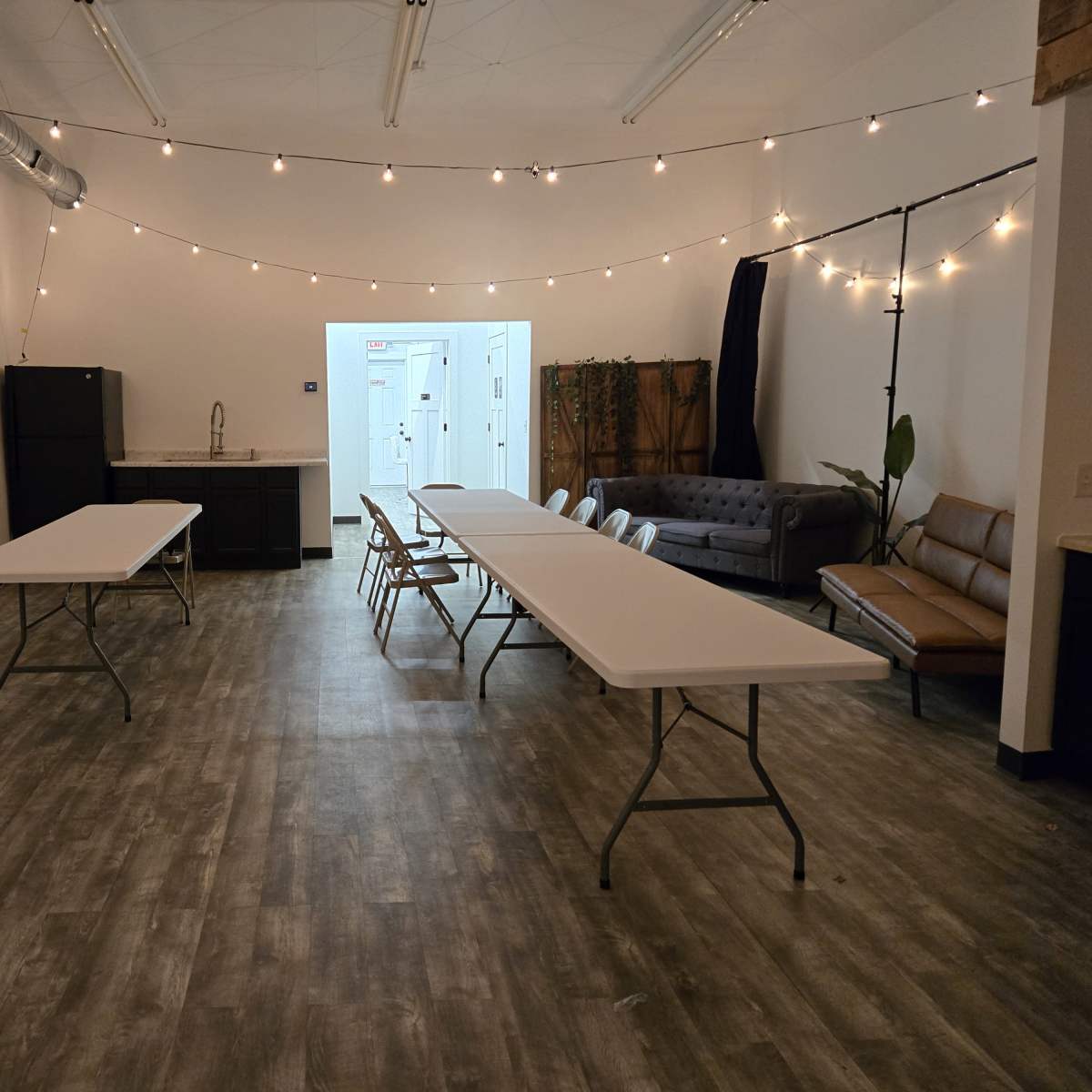 Downtown Photo Studio with modern and roomy space in Glencoe Image in Glencoe, Glencoe, MN