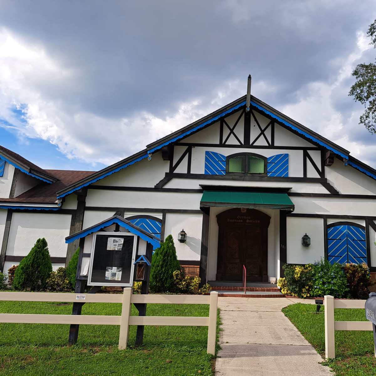 Alpine Themed Clubhouse with Ballroom and Dance Floor in Casselberry Image in Casselberry, Casselberry, FL