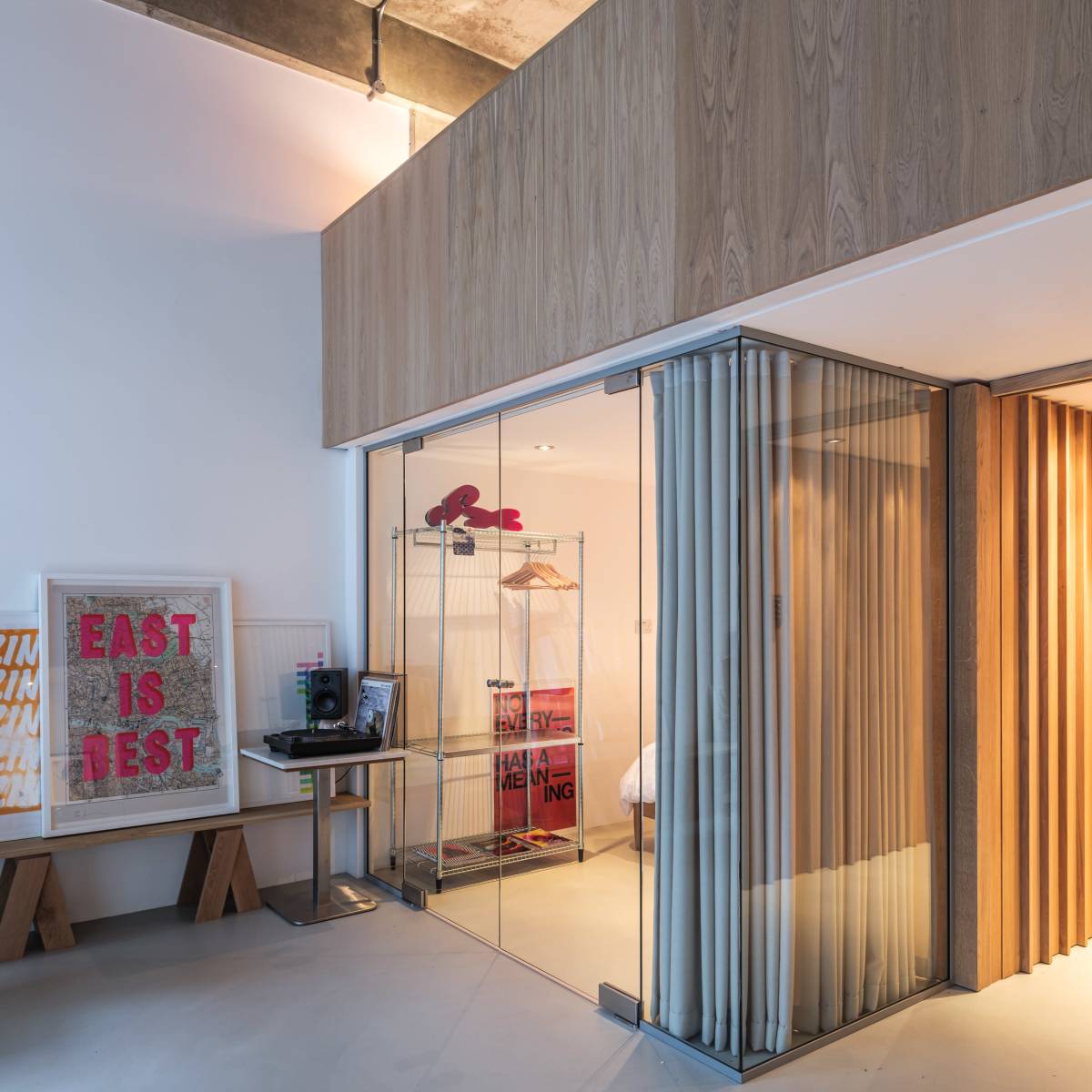 Modern and minimalist East London duplex with natural light in London Image in Haggerston, London, ENG