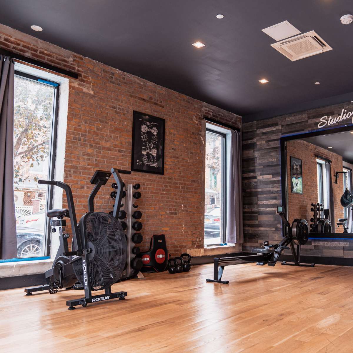 Gym feature wall online