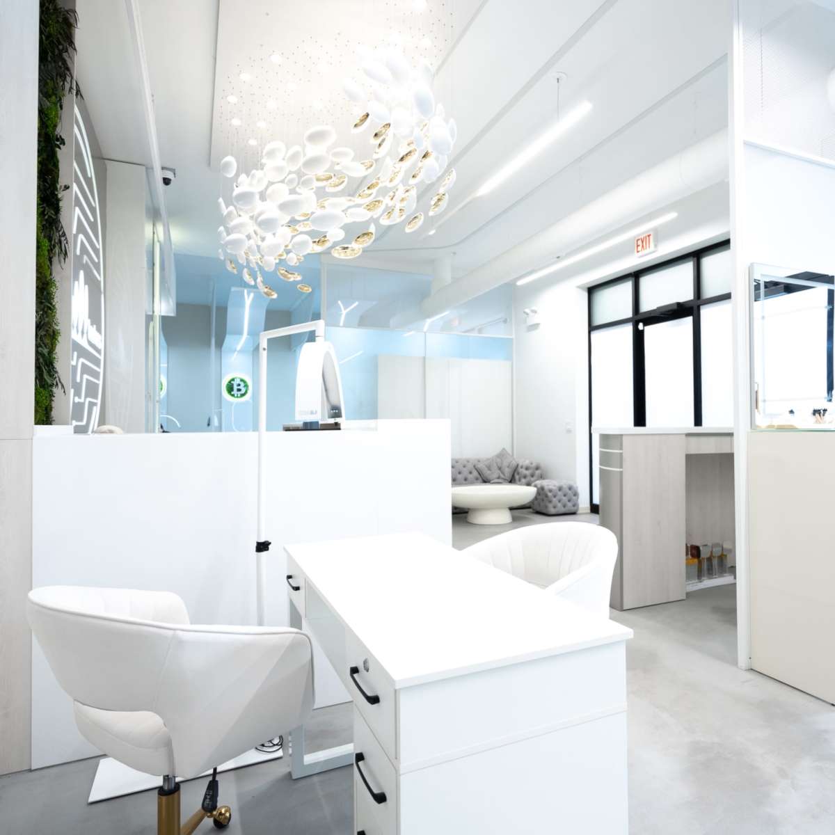 "Experience Glamour at Our Beauty Bar Chicago's Premier Destination