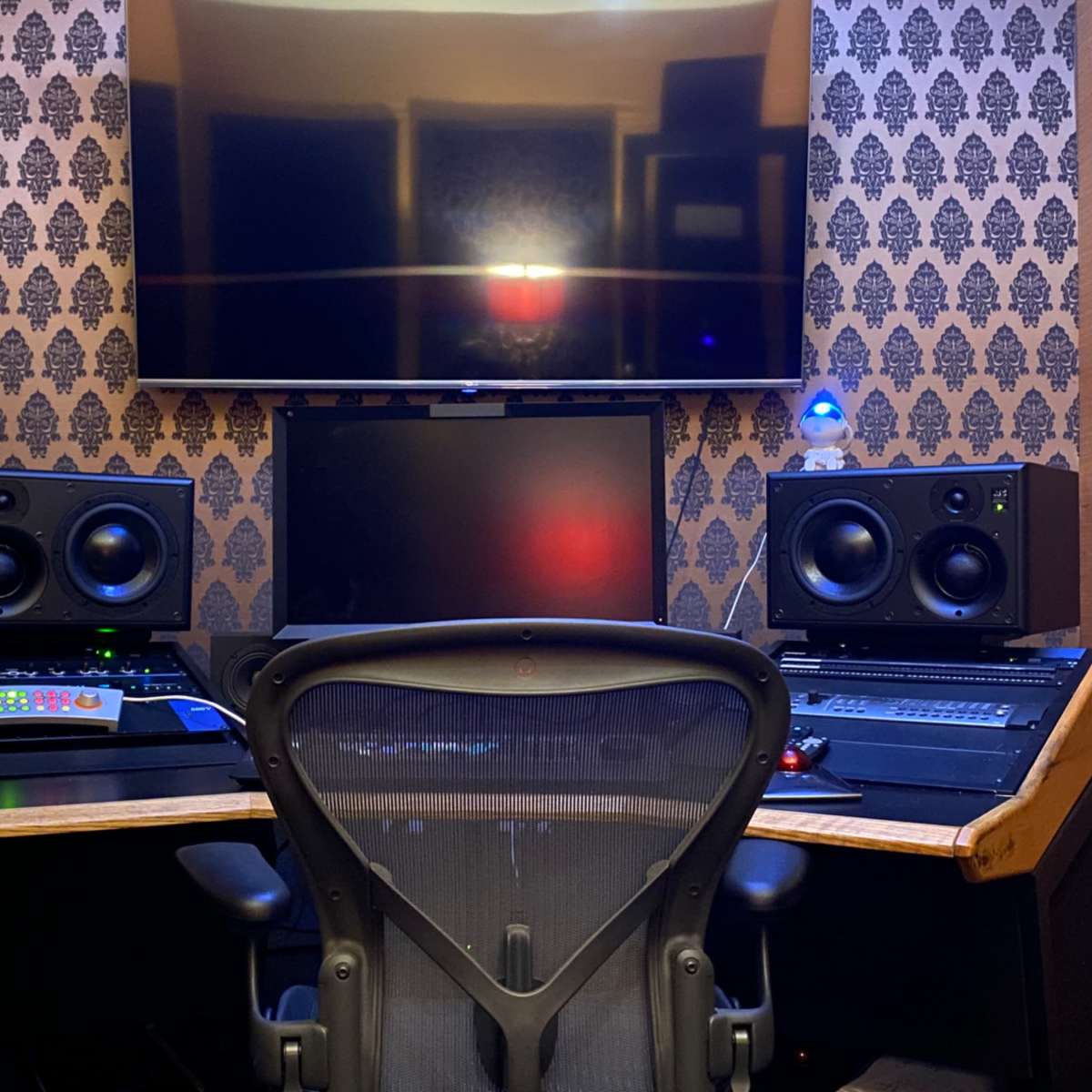 Studio Room for Music Production & Postproduction, Los Angeles, CA