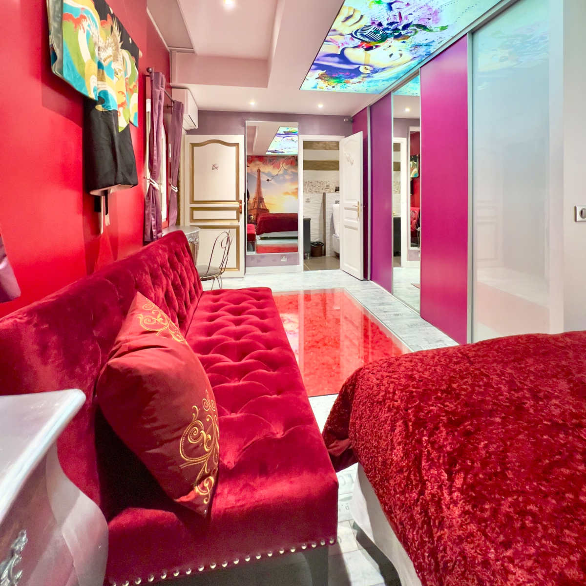 Chambre privée à Paris 15e in Paris Image in Grenelle, Paris, 