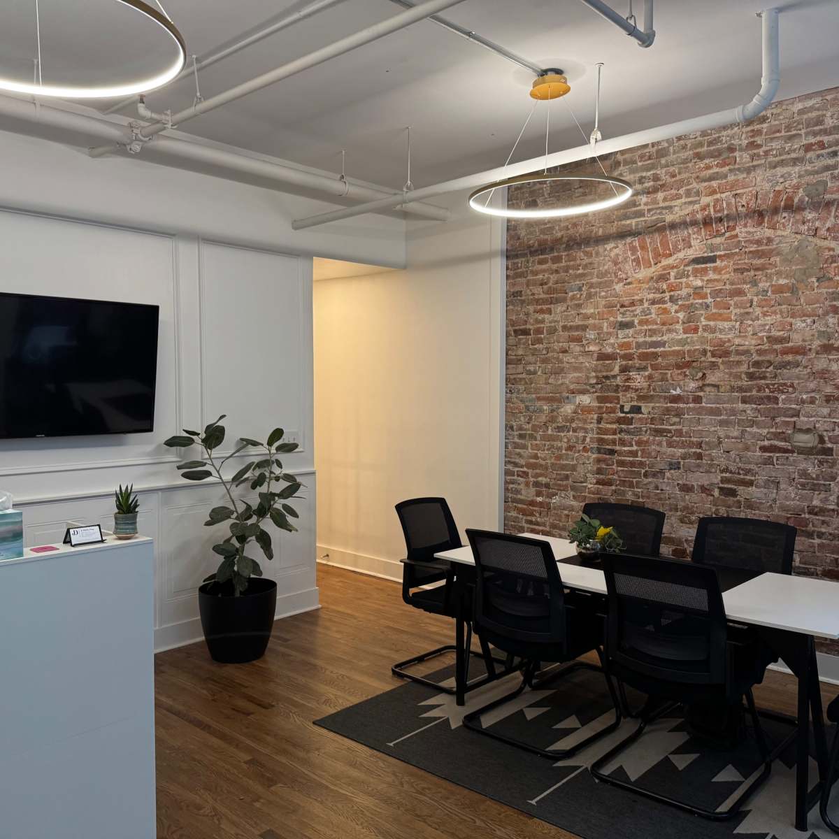 Modern Office/Conference Room, Covington, KY | Off-Site | Peerspace