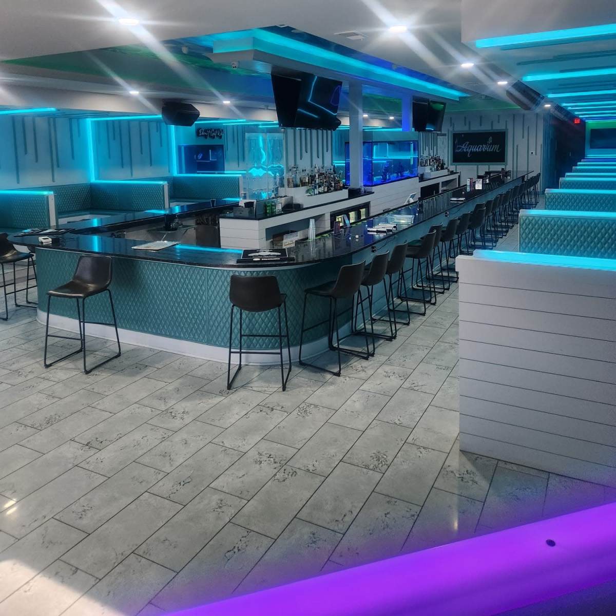 Beautiful Modern lounge in Charlotte Image in North Sharon Amity / Reddman Road, Charlotte, NC