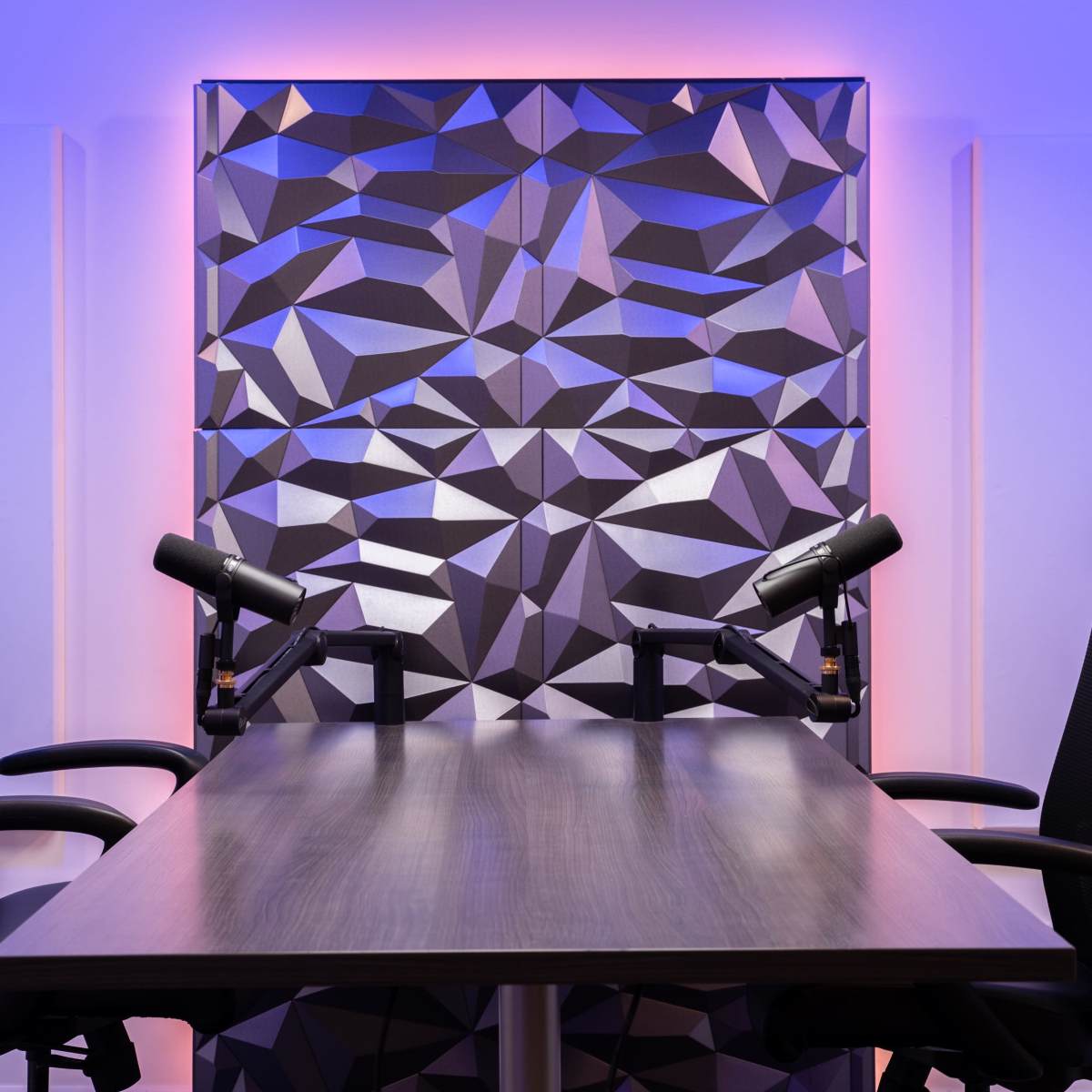Beautiful Video Podcasting Studio in Lakeview in Chicago Image in Lake View, Chicago, IL