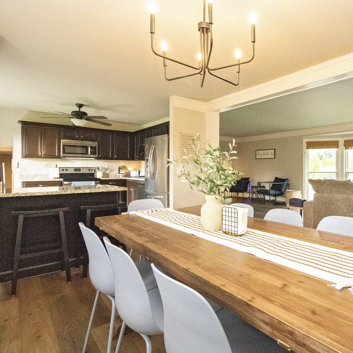 Serene Lakefront Retreat for Memorable Events in Hendersonville Image in Hendersonville, Hendersonville, TN