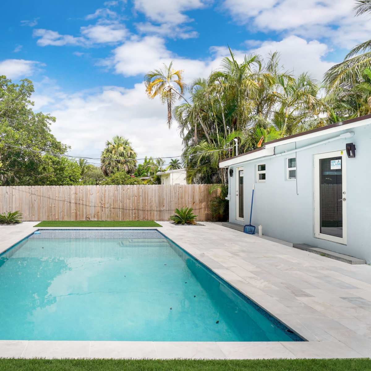 Cozy & Spacious Backyard Oasis in the Heart of Hollywood, Hollywood, FL