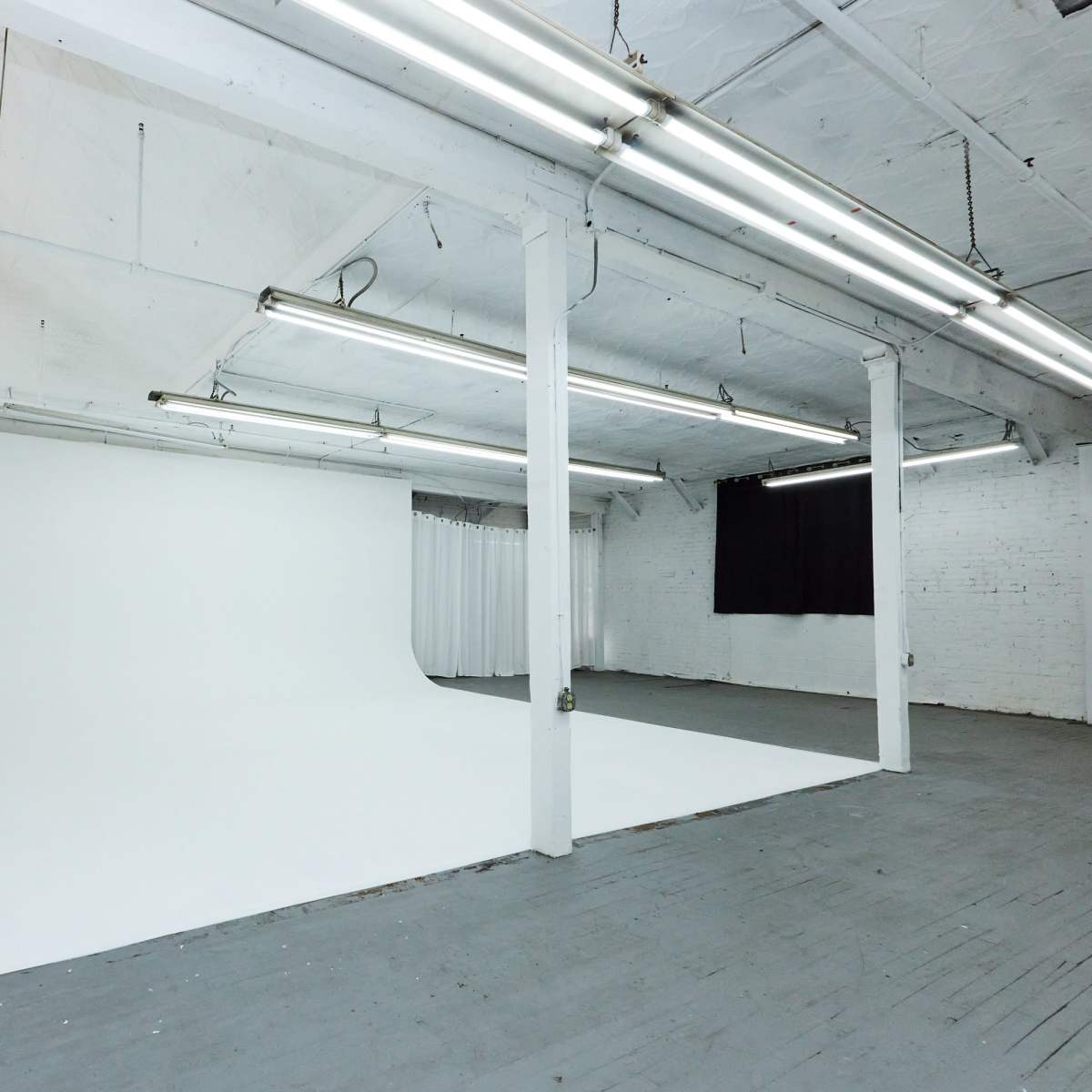 Large Corner Cyc Photo/Video Studio + Gear available, Los Angeles, CA ...