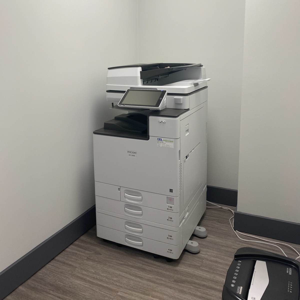 Large Private office with a window in downtown Richmond Hill in Richmond Hill Image in Richmond Hill, Richmond Hill, ON
