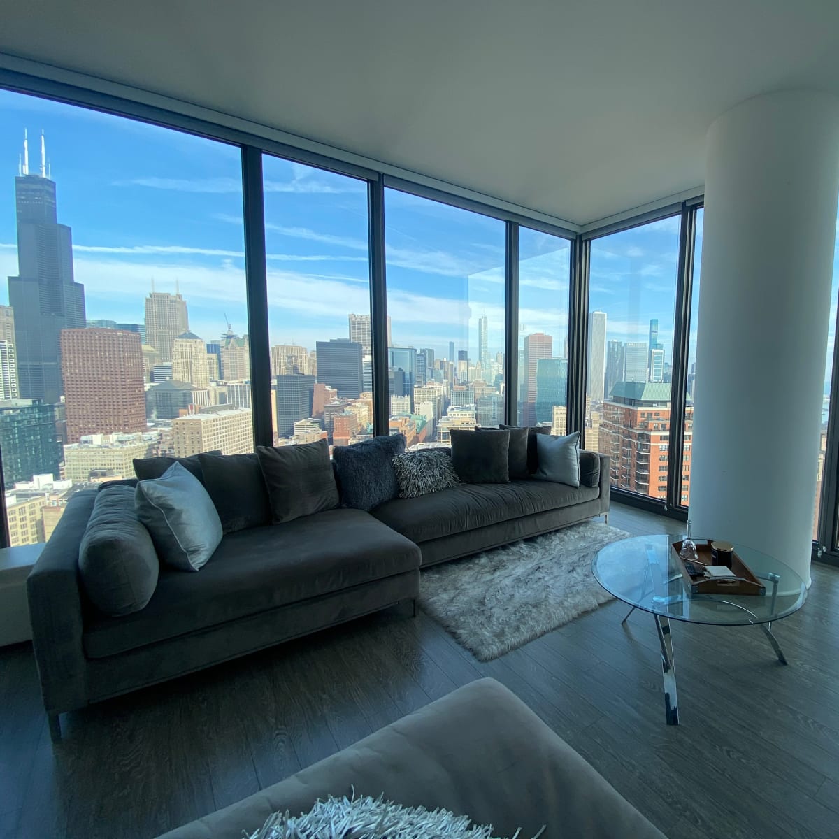 Luxury Downtown Penthouse with Killer Views, Chicago, IL | Production ...