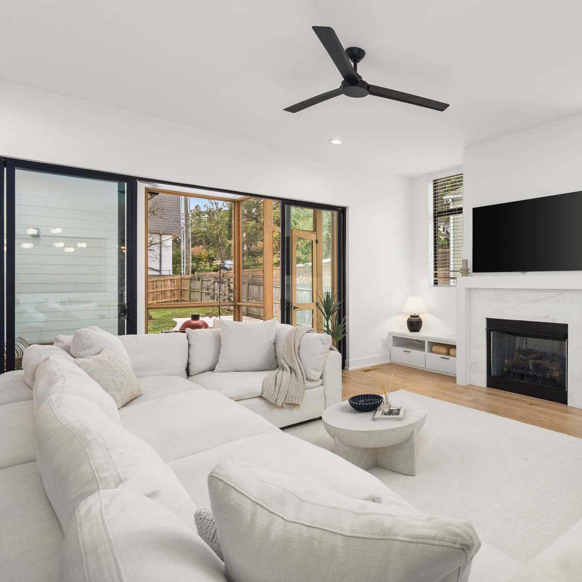 Modern Beauty in Green Hills w/ 2 Patios, Garage in Nashville Image in Nashville, Nashville, TN