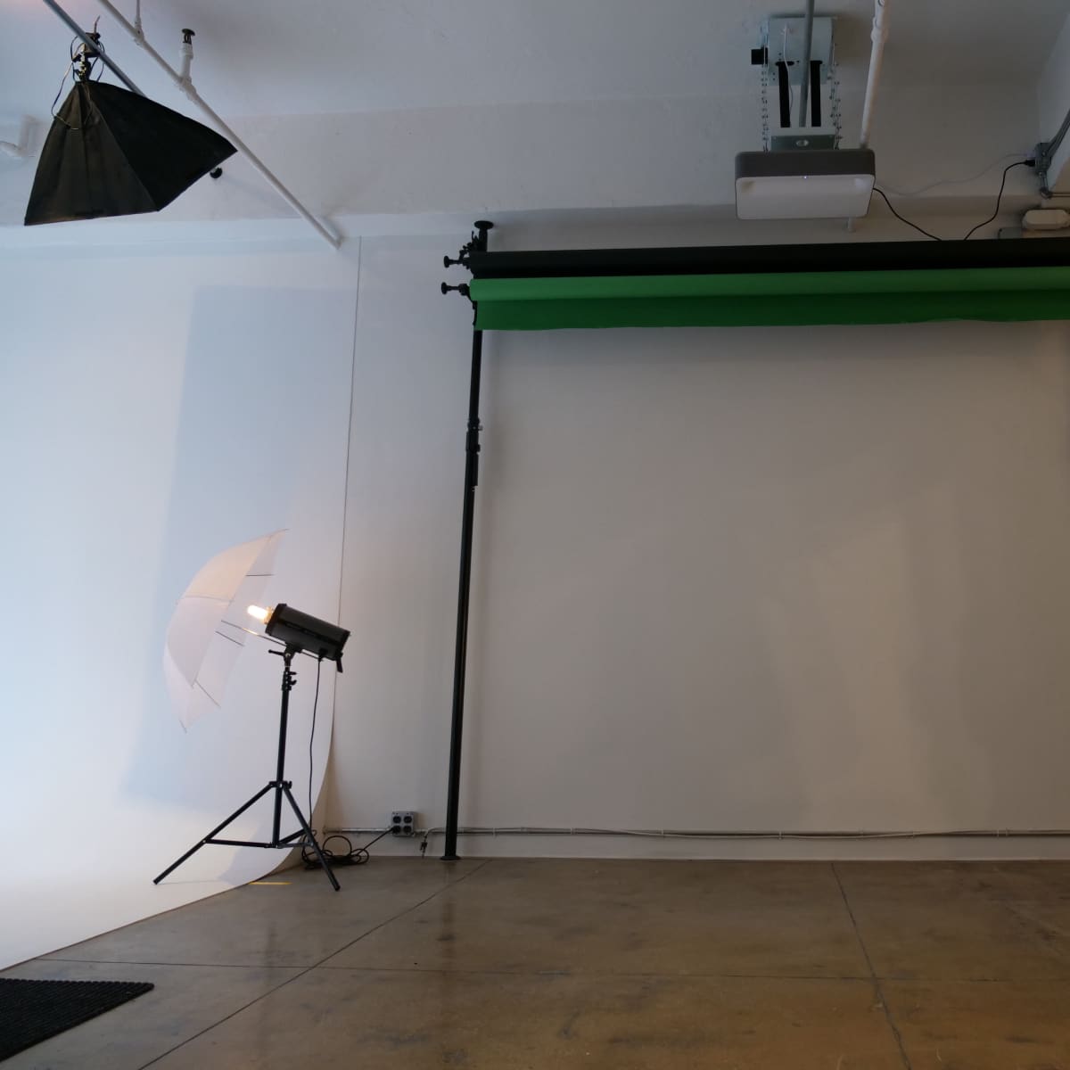 Lounge Studios | Midtown Manhattan Photo Studio with Cyclorama & 4K ...