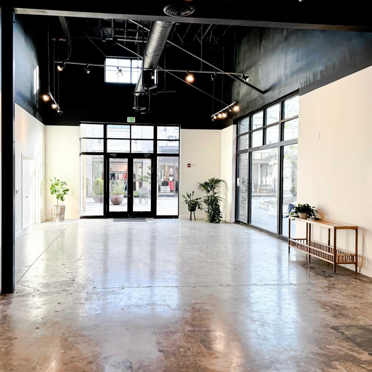 Light-filled Open Boutique Event Venue in Gig Harbor Image in Gig Harbor, Gig Harbor, WA