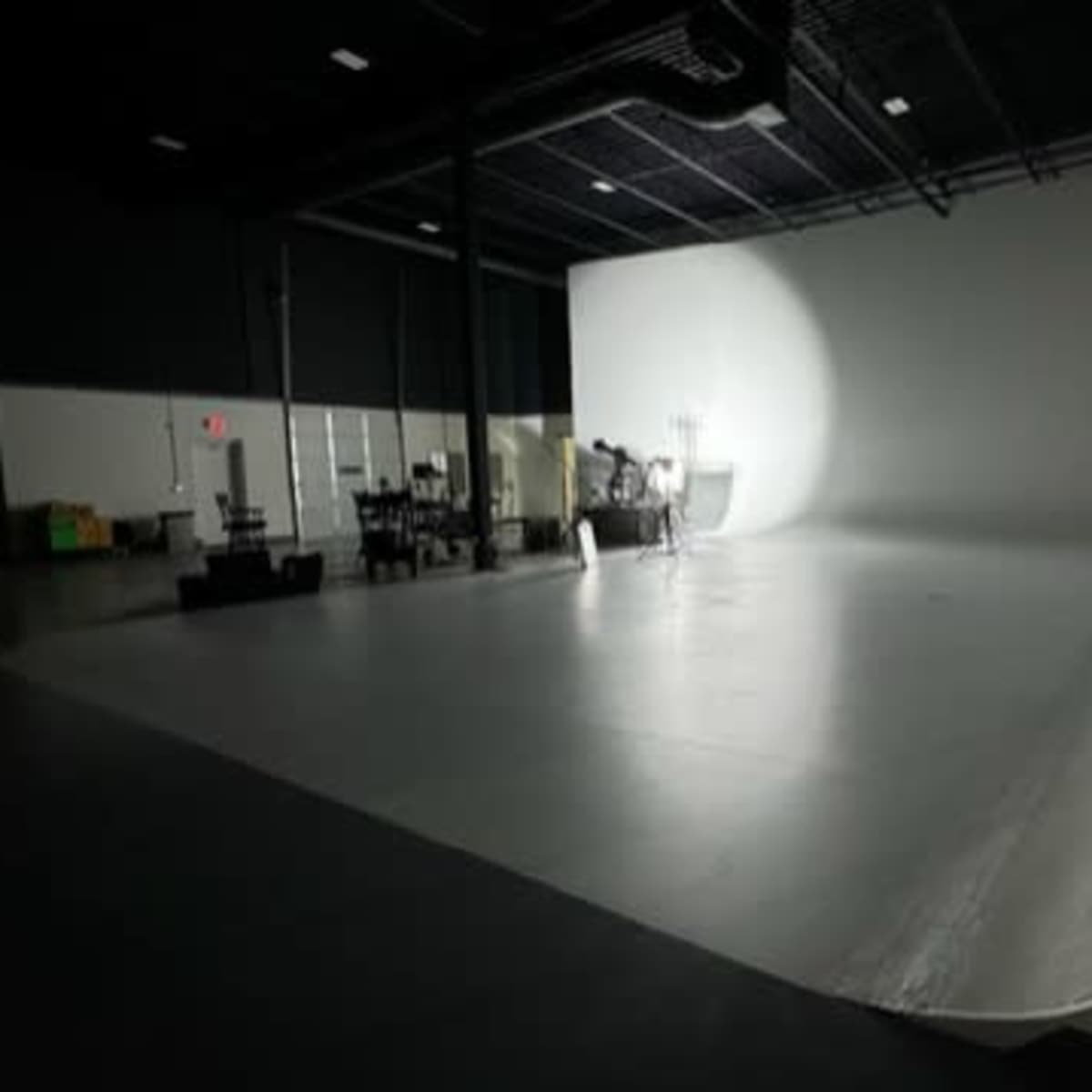 Commercial Studio | 45x45 Seamless  CYC | Drive-In Acces| Pro Gear Available in Bloomington Image in West Bloomington, Bloomington, MN