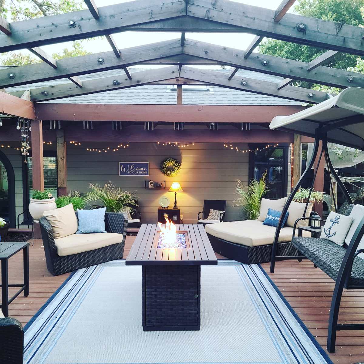 Beautiful outdoor yard space with indoor game room in vallejo Image in , vallejo, CA