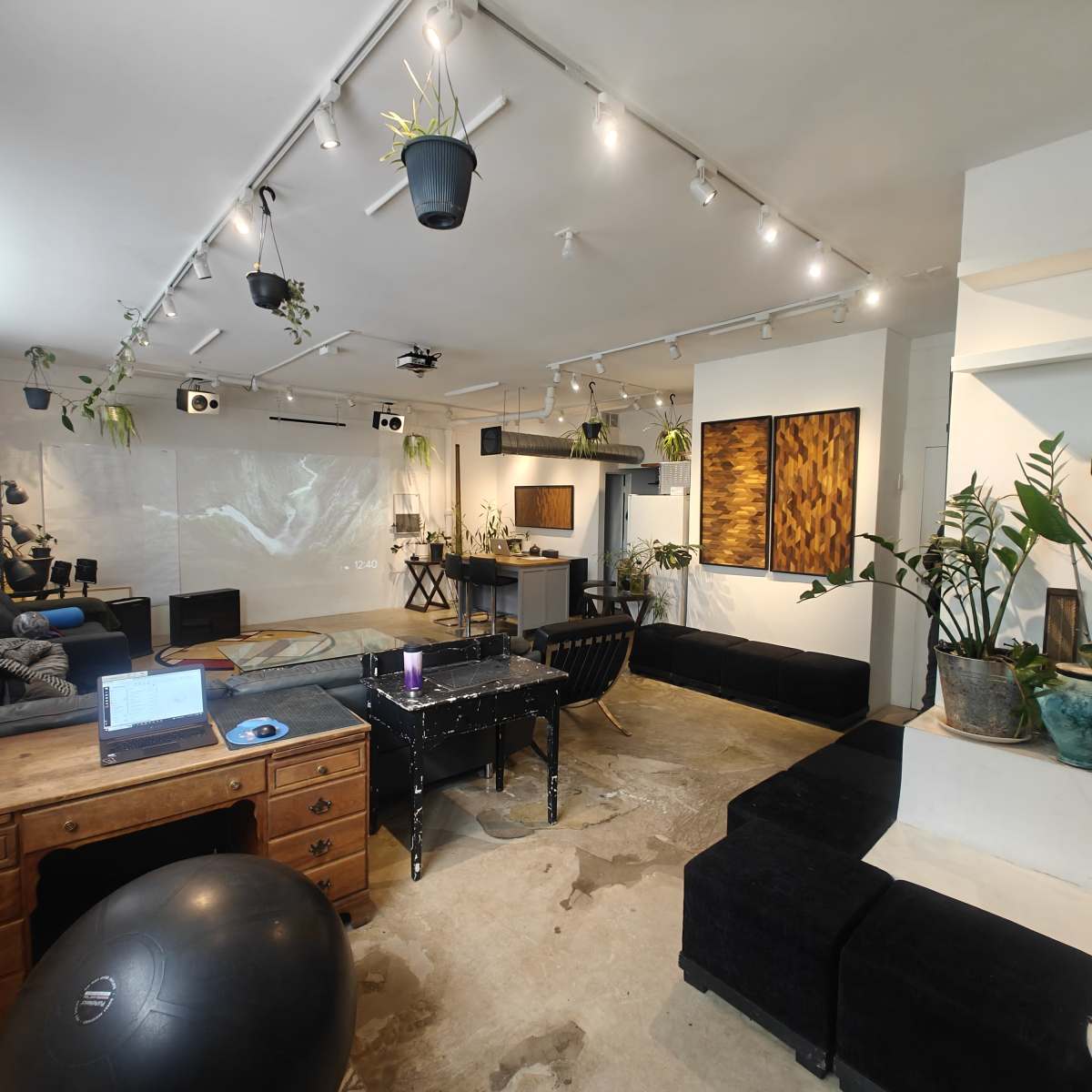 Cozy multi use Studio Space next to Downtown Vancouver in Vancouver Image in East Vancouver, Vancouver, BC