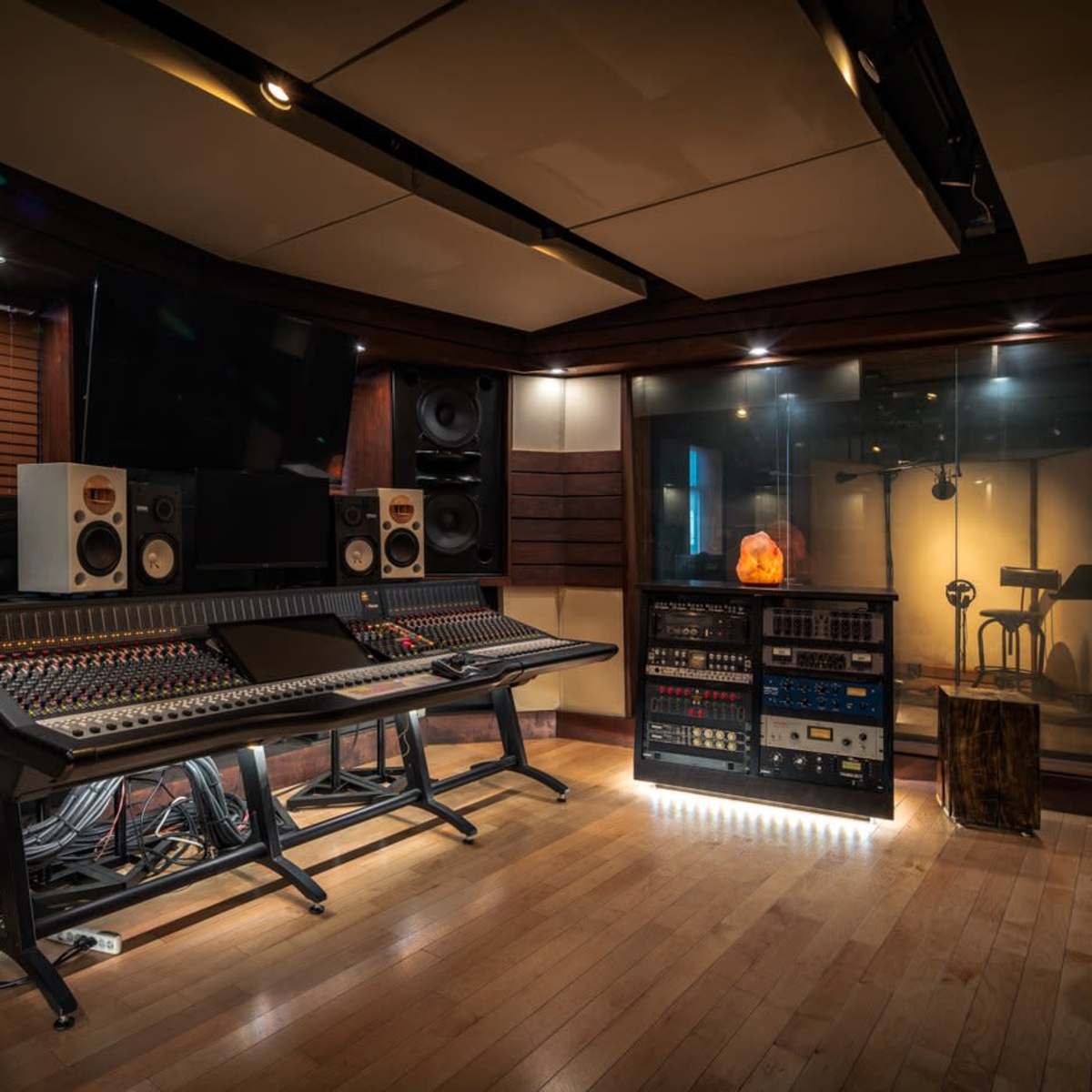 Legendary Recording Studio in Midtown, New York, NY | Off-Site | Peerspace