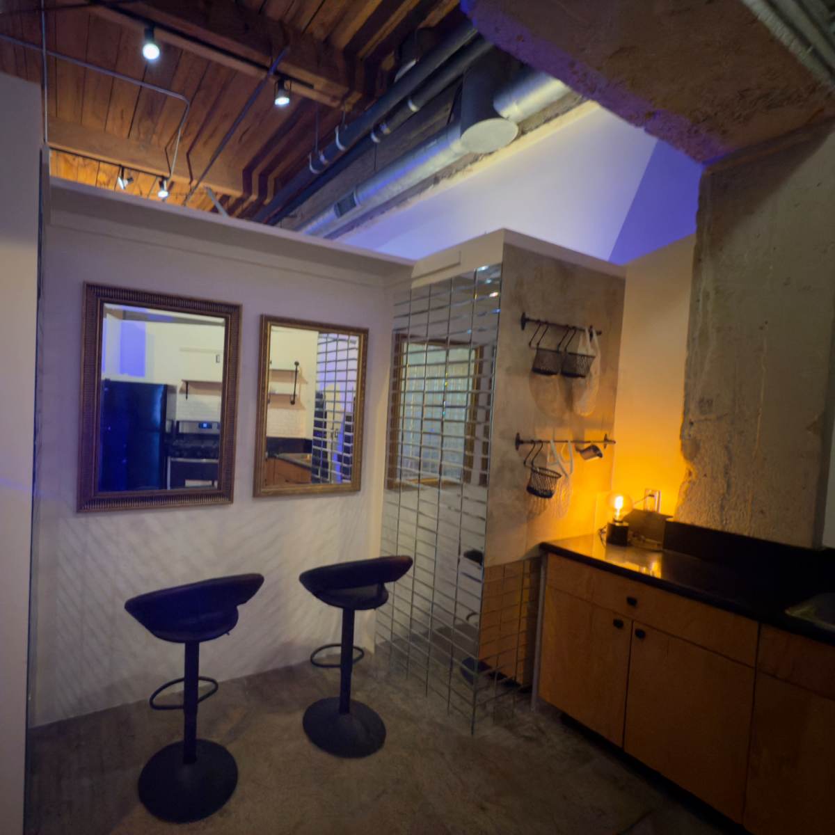 Dojo Studio 127 - Industrial Loft with Natural Light Near Downtown for ...